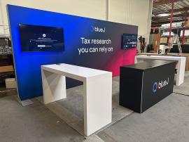 RENTAL: RE-2110 Inline Design with Single-Sided Lightbox -- View 3